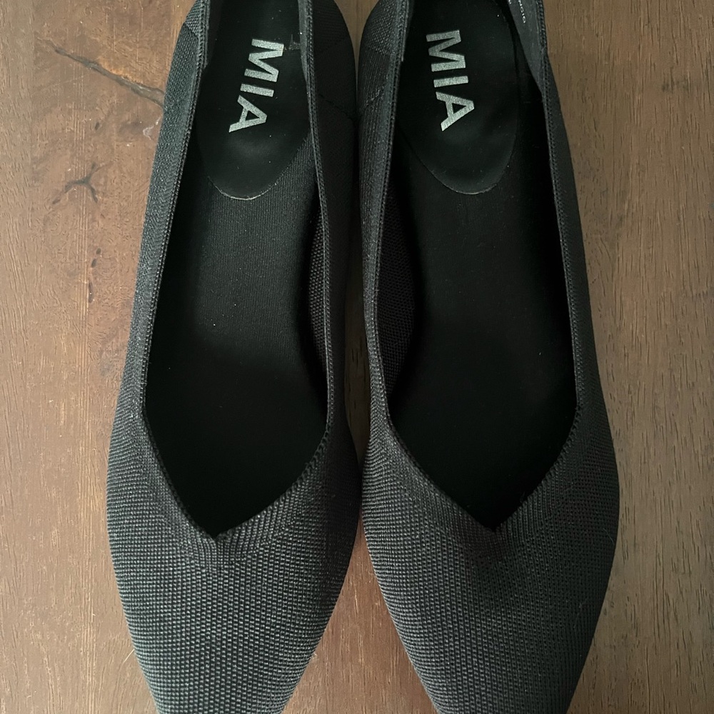 MIA Black Flats Minimalist Loafers